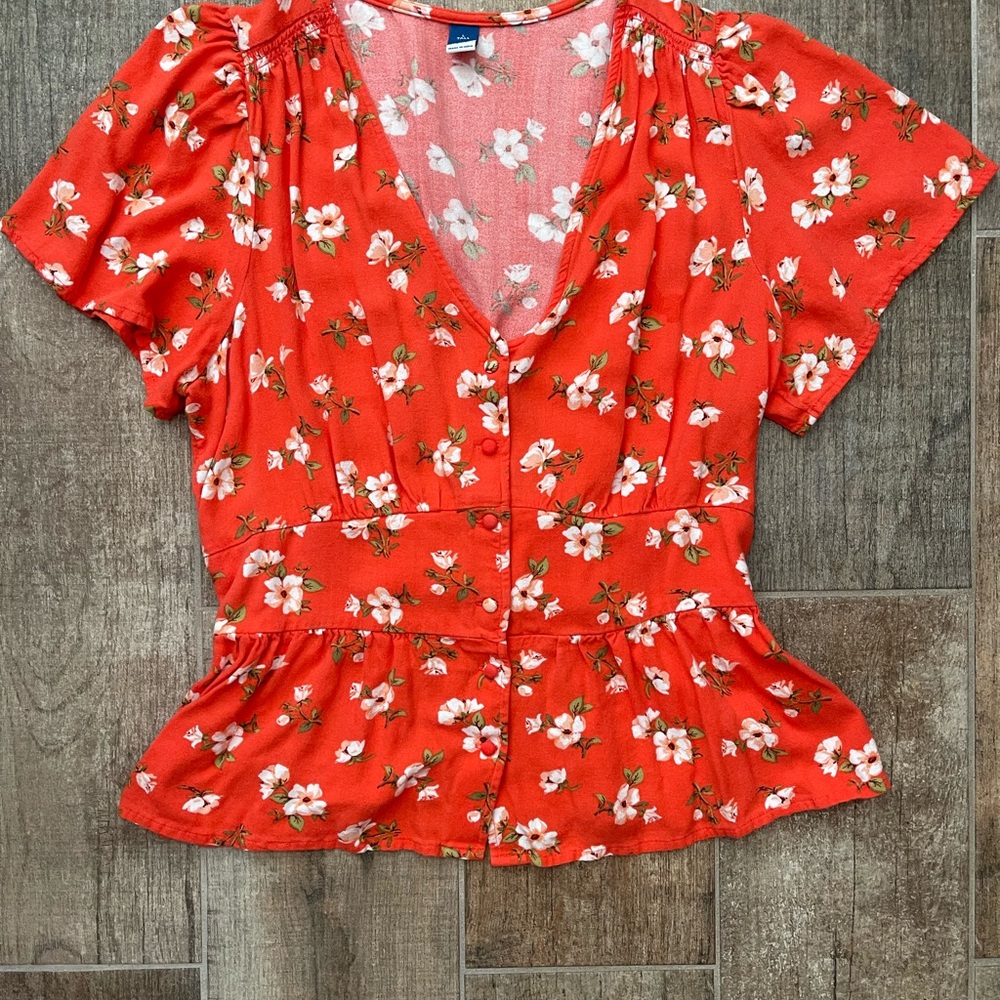 Old Navy Floral Peplum Button-Front Top - Red
